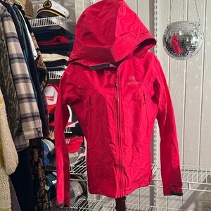 Arc’teryx Women’s Beta LT Jacket – GORE-TEX Pro